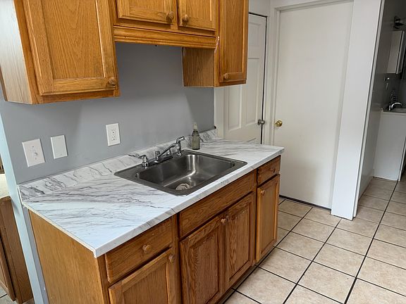5th image of 163 Lamson St