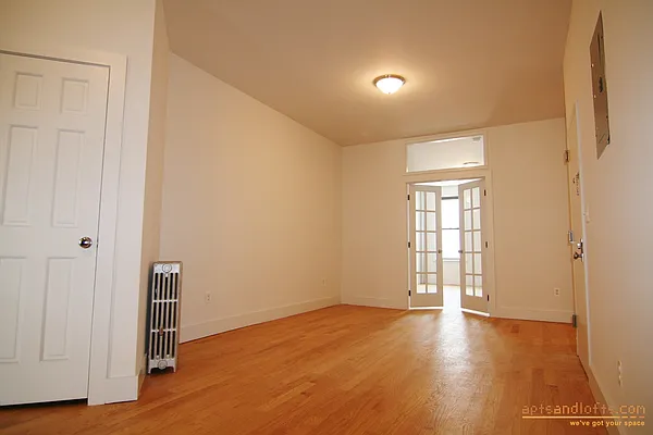 Rented by aptsandlofts.com | media 18