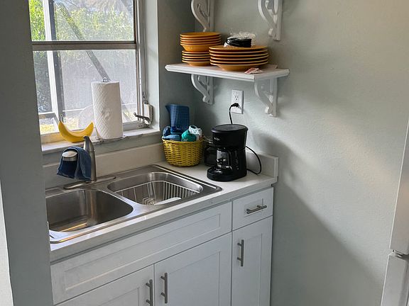 4th image of 3503 Palm Dr #3505