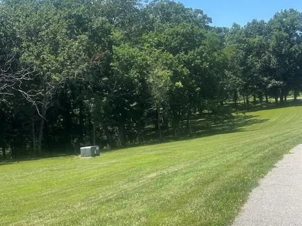 408 Deep Forest Dr, Hawk Point, MO 63349