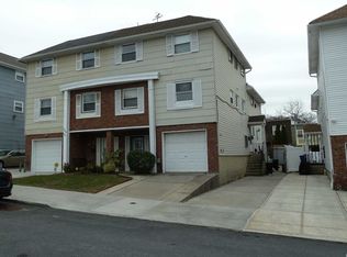 24058 67th Ave, Flushing, NY 11362