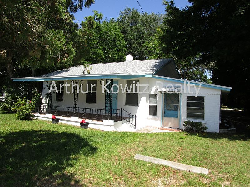 1st image of 13 Stuart Dr