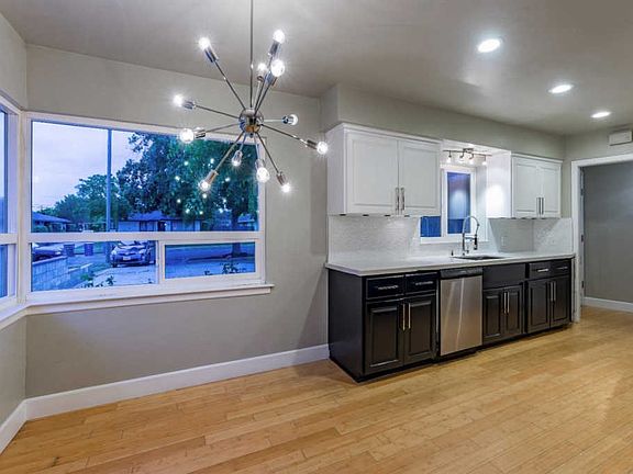5th image of 1528 W Michigan Ave