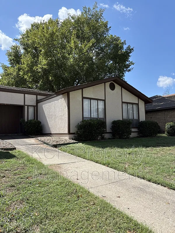 2 bed, 2.0 bath, 1432 sqft, $995 — Photo 1