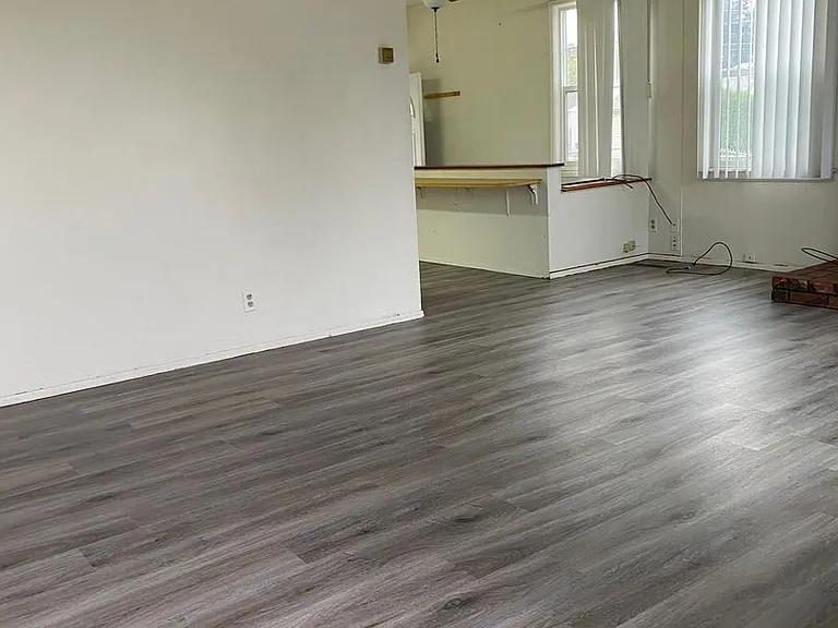 5304 N Elgin St — Photo 1