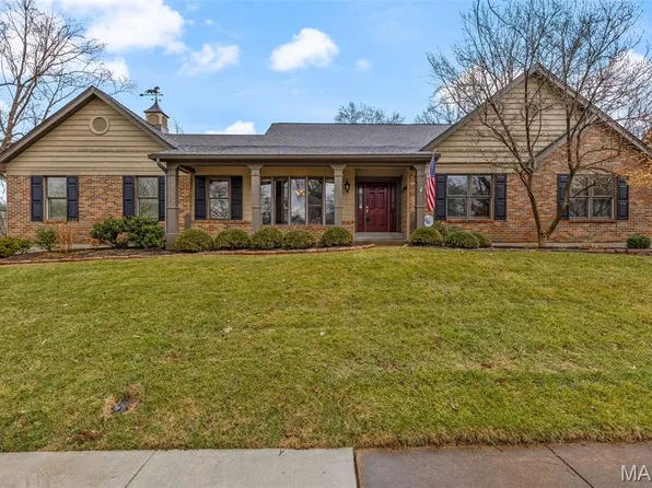 262 Greenbriar Estates Dr, Saint Louis, MO 63122