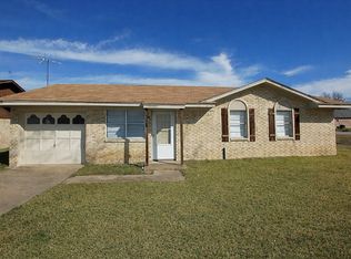 606 E Broad St, Forney, TX 75126