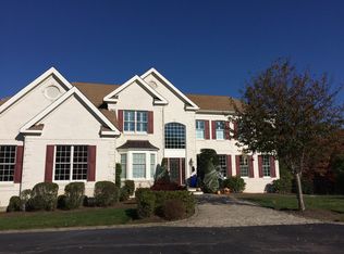 35 Romano Ct, East Greenwich, RI 02818