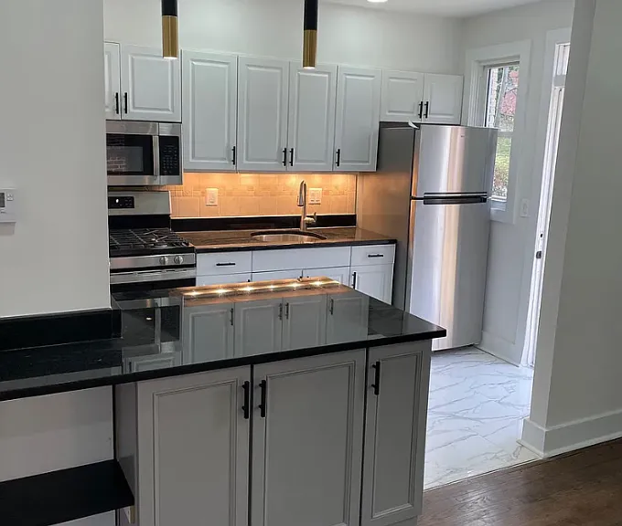 246 Division Ave NE — Photo 2