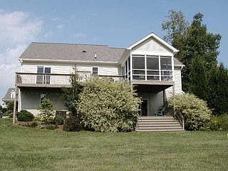 Rearview showing deck
