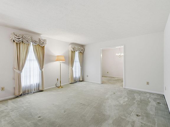 5th image of 2044 Bamboo Dr