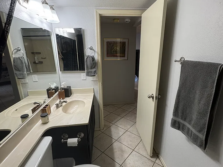 3728 N Copenhagen Dr — Photo 10