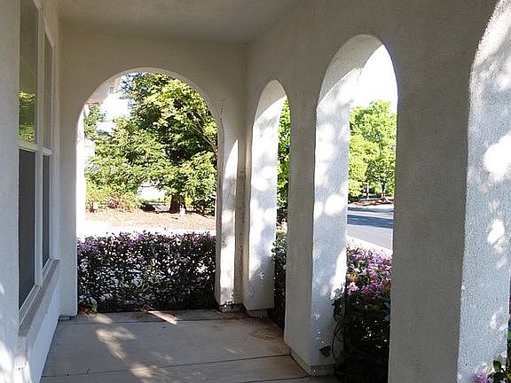 3rd image of 301 Cordero Ct