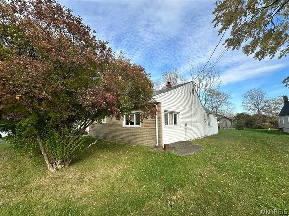 4513 Woodard Ave, Niagara Falls, NY 14305