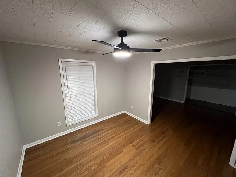 110 Highland Dr — Photo 3
