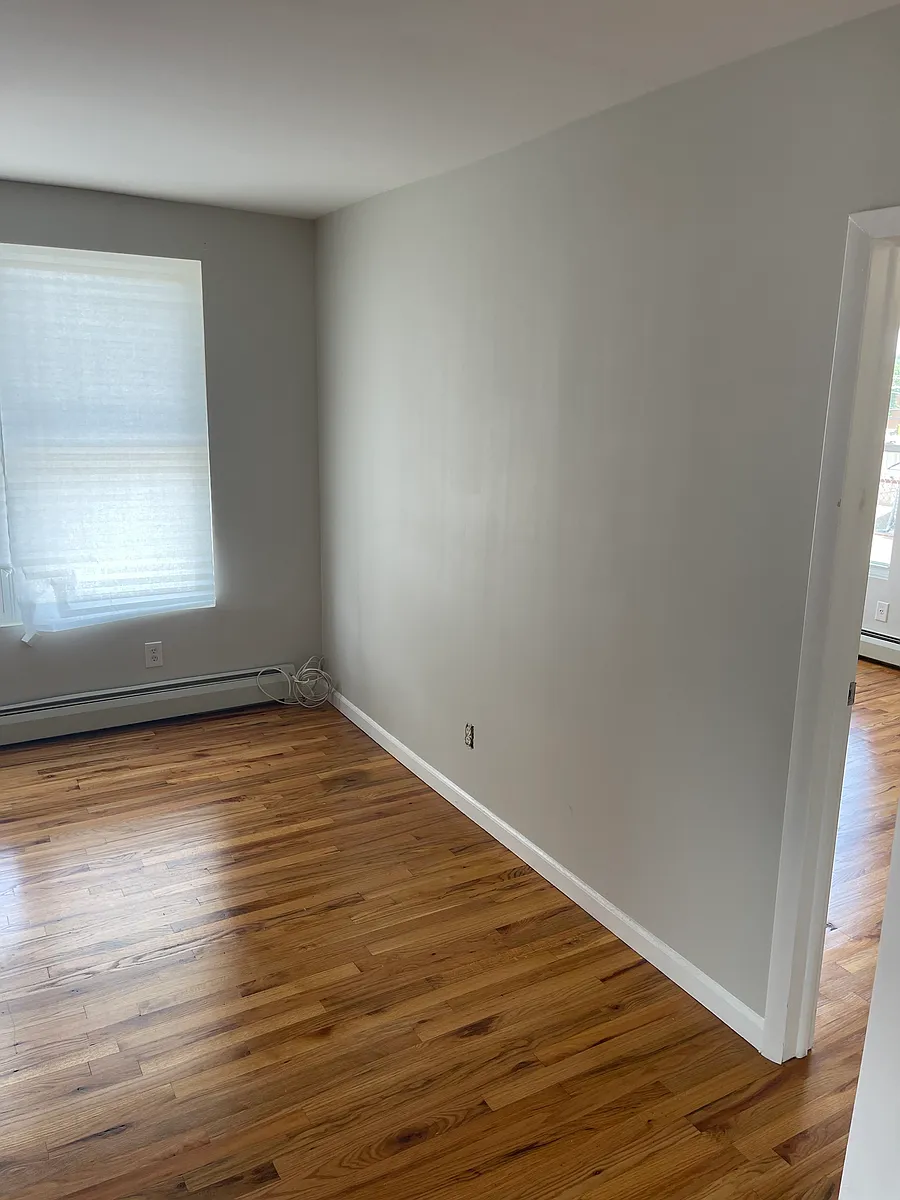 Building Photo - 1294 Forest Ave #2