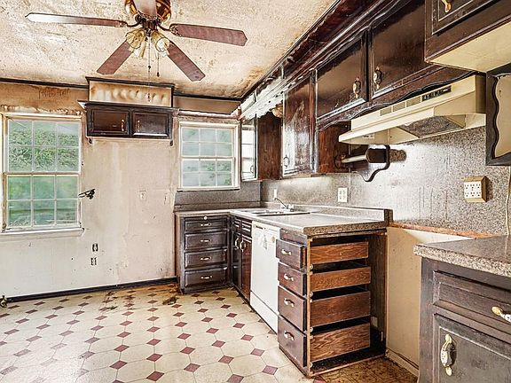 5th image of 2221 SW 54th St
