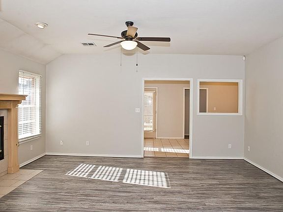3rd image of 620 NW 21st St
