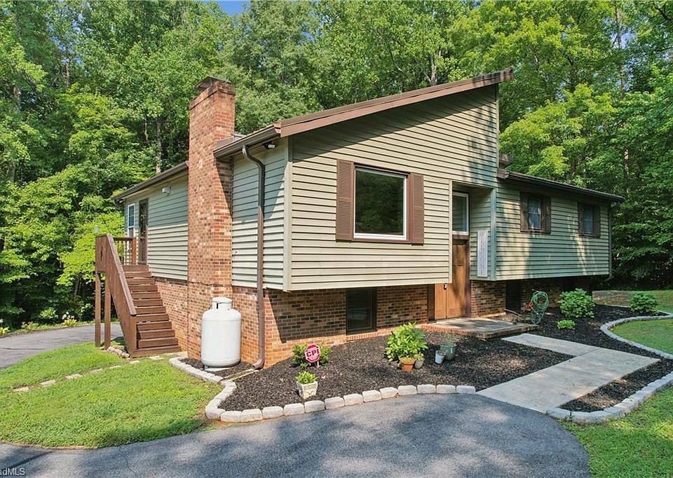 1st image of 1640 Beechwood Rd