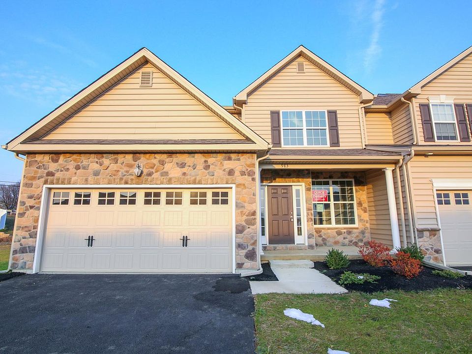 Monarch - 989 Spring White Dr