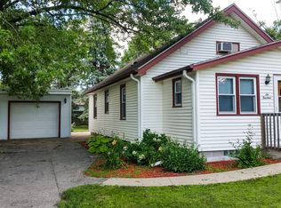 614 6th St NW, Waverly, IA 50677