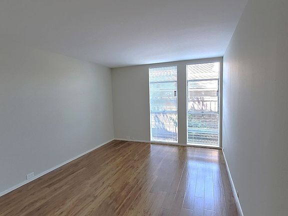 4th image of 3792 Harrison St APT 4
