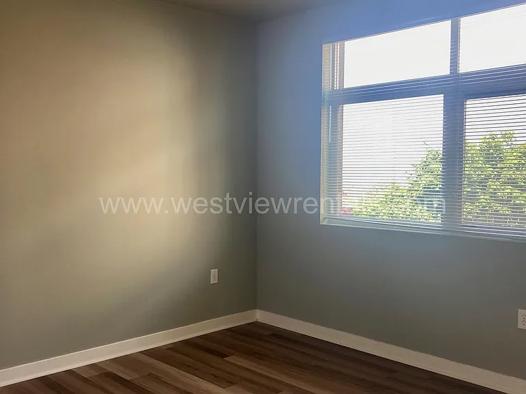 203 E Laurel St — Photo 169