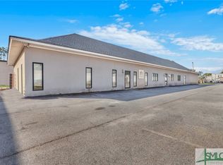 4 Mall Ct, Savannah, GA 31406