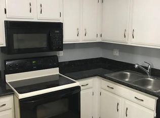 165 N Waters Edge Dr APT 101, Glendale Heights, IL