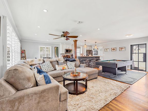 2nd image of 3905 Pine Lake Dr.