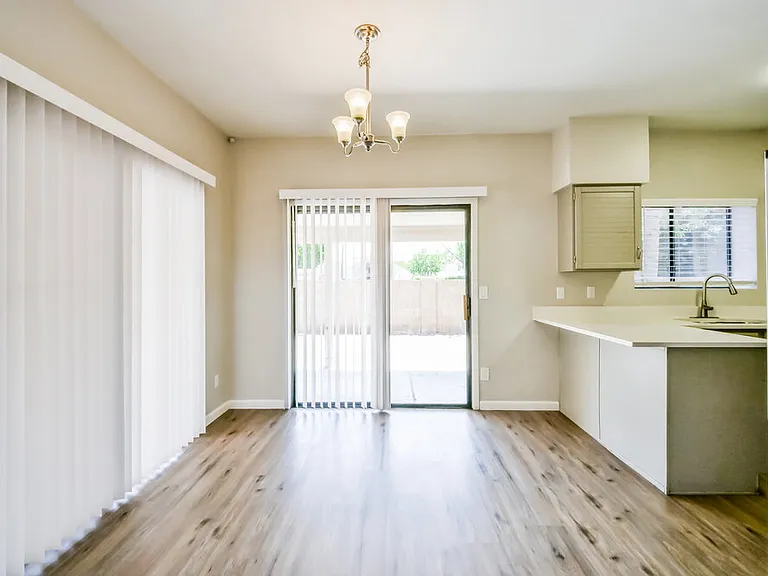 1338 N Brittany Ln — Photo 8