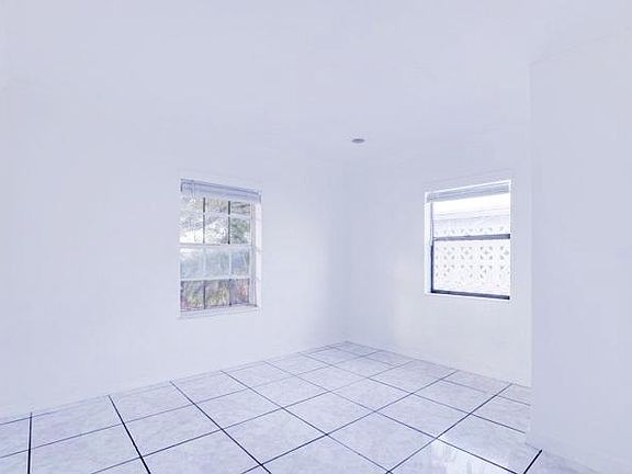 2nd image of 450 NE 51st St