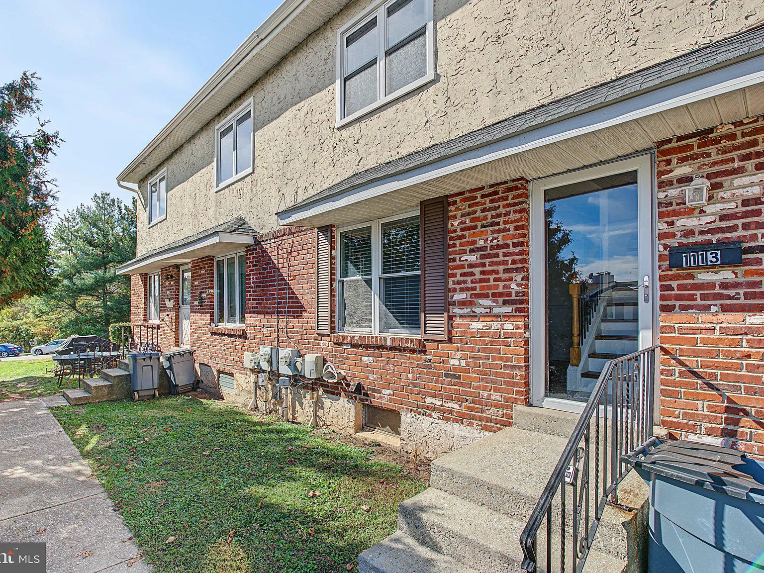 2 bed, 1.5 bath, 1320 sqft, $2,850 — Photo 2