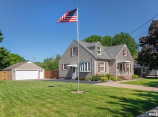 1917 36th St, Moline, IL 61265