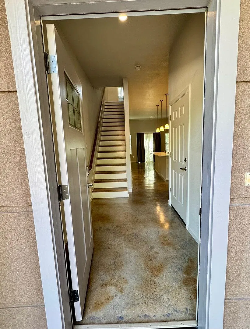 1002 Morningside Dr — Photo 3