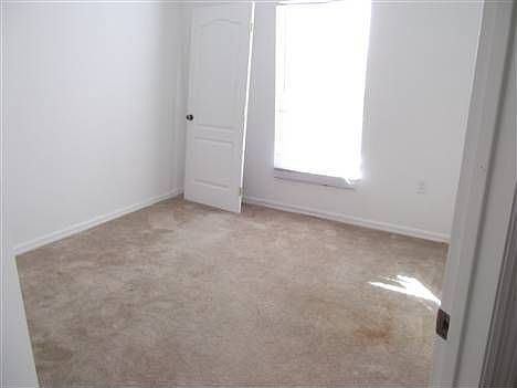 5th image of 807 Denis Ave N