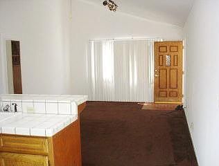 4th image of 30 Manning Ave