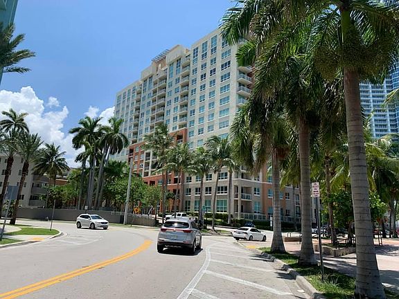 3rd image of 2000 N Bayshore Dr APT 216