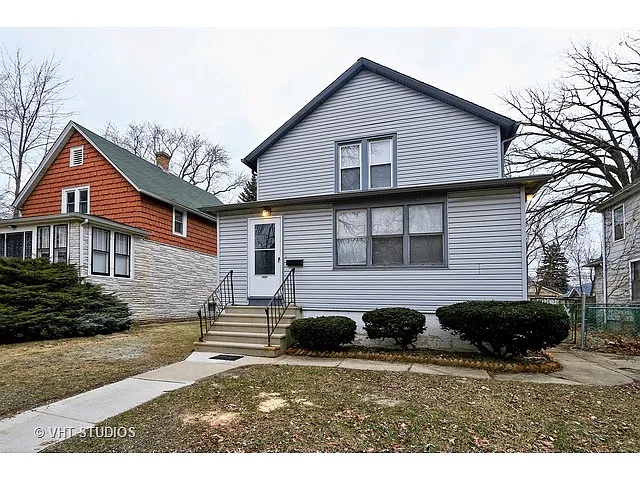 1809 Victoria Ave photo 1