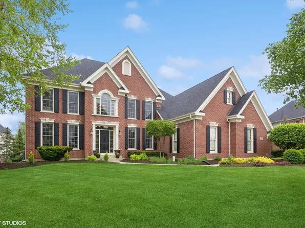 3N923 Ralph Waldo Emerson Ln, St Charles, IL 60175