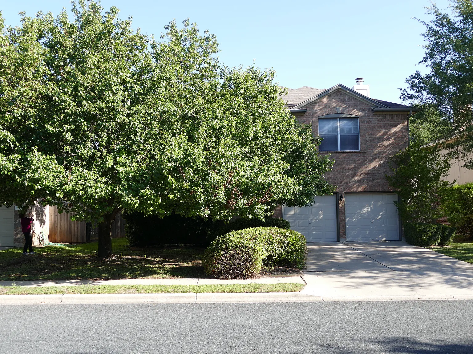 3 bed, 2.5 bath, 2472 sqft, $2,195 — Photo 2