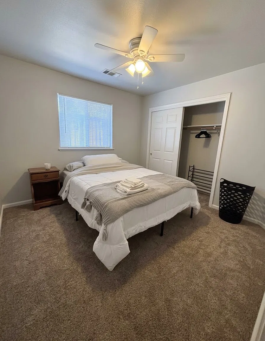 4 bed, 1842 sqft, $850 — Photo 1