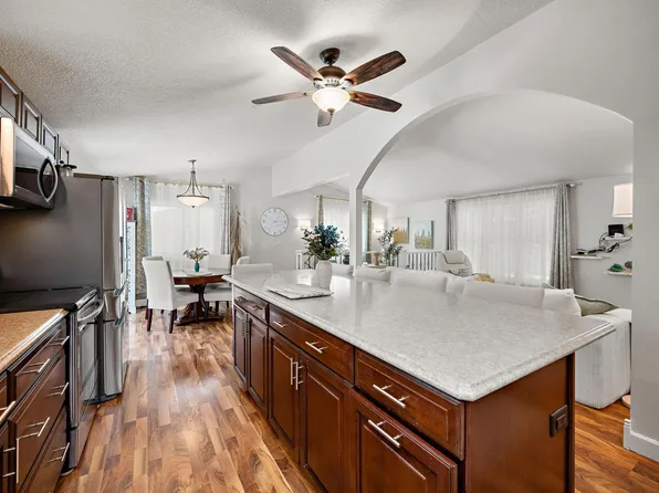 1490 Rainbow Ave, Maple Plain, MN 55359