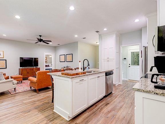4th image of 49 Pear Orchard Dr