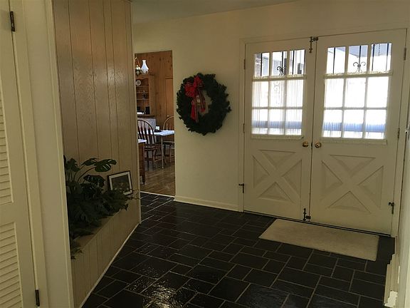 3rd image of 4405 Dorset Dr