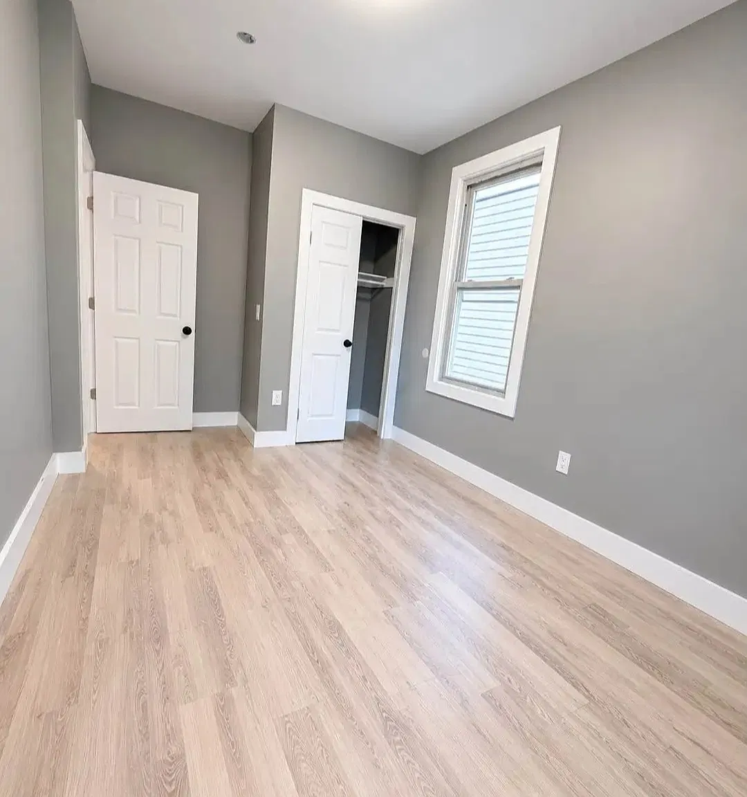 5 bed, $3,100 — Photo 2
