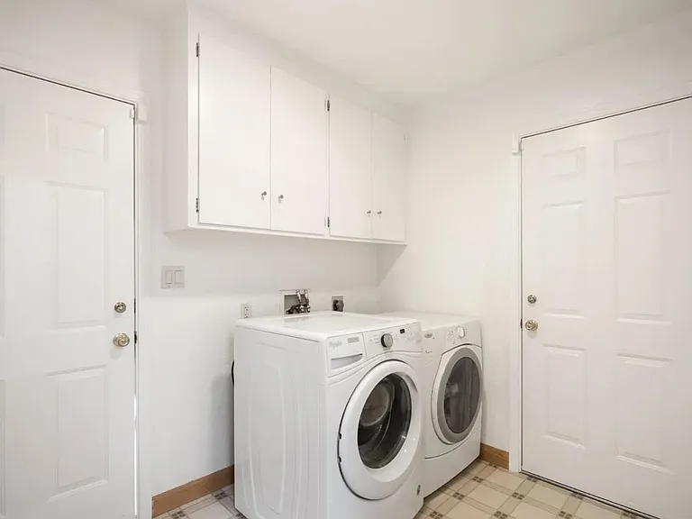 1602 Sheffield Ave — Photo 23