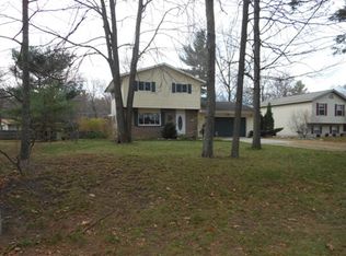 2089 Crescent Rd, Sanford, MI 48657