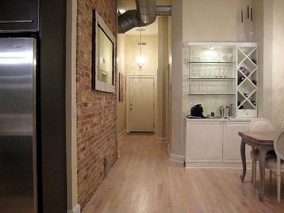 2nd image of 1521 N Milwaukee Ave APT 3E