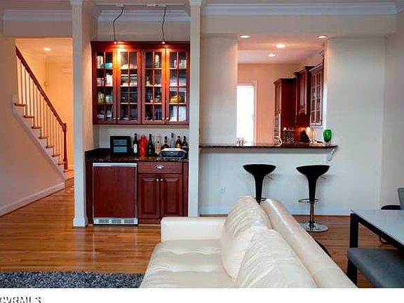 3rd image of 1919 E Broad St Unit E